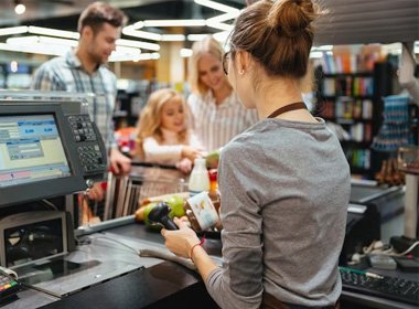 KKNT workforce and facility services for the Retail sector